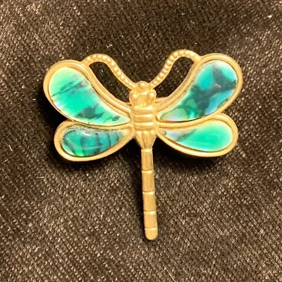 Broche prendedor libélula con incrustaciones de caparazón de abulón en tono dorado metal Foto 1 de 4