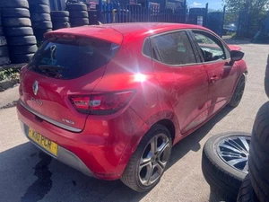 RENAULT CLIO MK4 GT LINE BREAKING 1.2 BENZIN AUTO AUKTION NUR FÜR EINE RADMUTTER  - Bild 1 von 6
