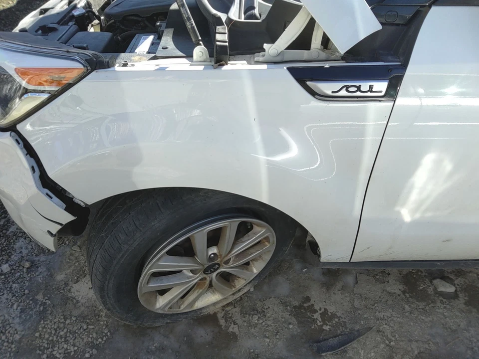 18 KIA SOUL Fender Left (NO SHIPPING) - Image 1 of 1