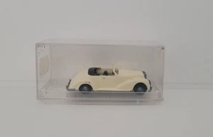 Modellautos 1:87 Mercedes Benz 300 S Cabrio offen in OVP von Praline in weiß - Bild 1 von 3