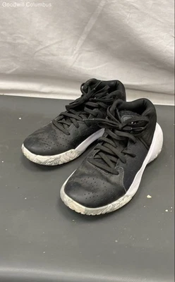 Zapatillas deportivas Under Armour negras para niños - EE. UU. 4 Foto 1 de 4