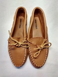 Minnetonka WMN'S 8.5M Laced Moccasins Tan Brown All Leather Upper/Rubber Sole - Picture 1 of 12