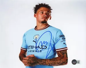 KALVIN PHILLIPS SIGNED 8x10 PHOTO PREMIER LEAGUE MANCHESTER CITY BECKETT BAS - Picture 1 of 2