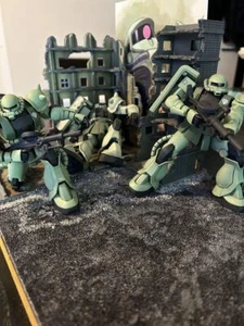 HG Zaku Including the ground and buildings - Picture 1 of 4