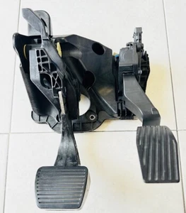 RAM PROMASTER CITY/2015-22/BRAKE AND ACCELERATOR PEDAL ASSEMBLY/ USED/OEM - Picture 1 of 7