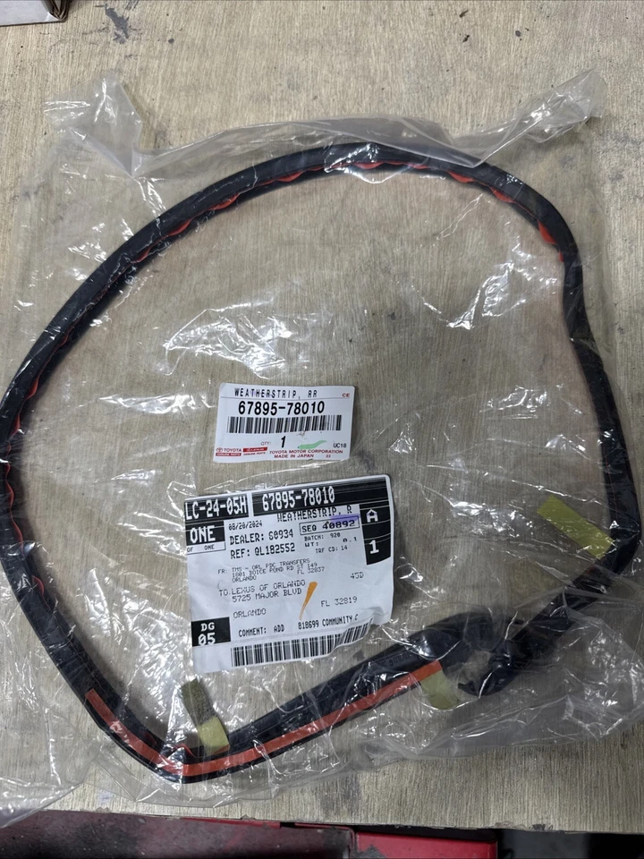 LEXUS NX300H/300 2015-2021 sello trasero derecho nuevo OEM 67895-78010 Foto 1 de 1