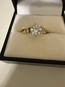 .94 Carat Wedding Band Set In Gold, Color H  SI 1 - Picture 1 of 11
