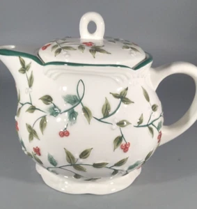 Pfaltzgraff Winterberry Teapot Lid 4-Cups Holly Red Berries Coffee in box 9" - Picture 1 of 9