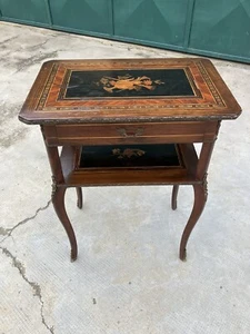 Tavolino Intarsiato Epoca Napoleone III - Foto 1 di 10