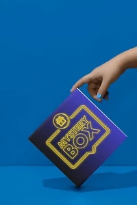 Gift Box - Photo 1/2