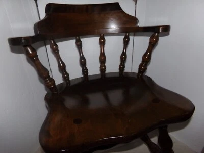 Silla Windsor Captain vintage S. BENT & BROS madera de arce "colonial" Foto 1 de 4
