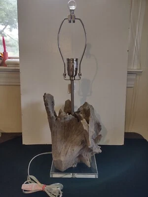 Lámpara de mesa Surya Darby vidrio madera a la deriva Foto 1 de 4