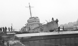 THE RAID ON ST NAZAIRE - MARCH 1942 - OPERATION CHARIOT - ROYAL NAVY -16 PHOTOS