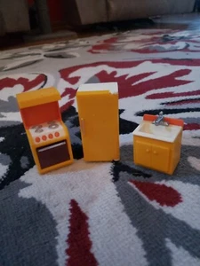 VINTAGE DOLLHOUSE Fisher Price 1978 MINIATURE Doll FURNITURE 3 Pc Kitchen Set - Picture 1 of 6