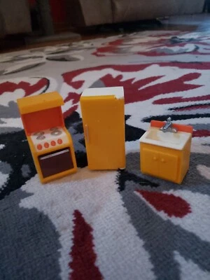 Juego de cocina de 3 piezas muebles de muñeca miniatura Fisher Price 1978 vintage casa de muñecas Foto 1 de 4