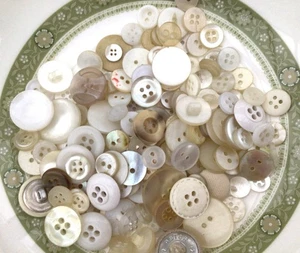 75g of Vintage Preloved Buttons in Cream, White and Clear Asst 12 - Picture 1 of 2