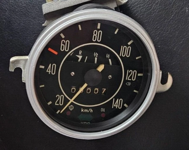 VW Maggiolino 1200/1302 Tachimetro Completo Superato Argento Anello Frontale - Immagine 1 di 4