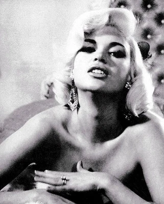 Jayne Mansfield Propiedad Personal Usado Globo de Oro Usado Joseff de Hollywood Oreja Foto 1 de 4