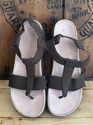 Taryn Rose Adam Size 8.5 M Brown Leather Comfort Wedge Thong Sandal - Image 1 of 4