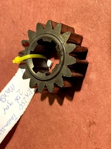 1997 1998 Kawasaki KX250 Transmission Trans Gear 2nd Second Main Shaft 16T - Picture 1 of 4