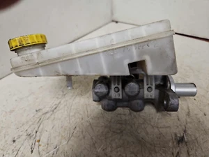 11-14 CHRYSLER 200 08-14 DODGE AVENGER Brake Master Cylinder W/Reservoir Cap OEM - Picture 1 of 7