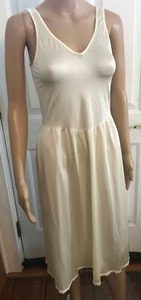 vtg 70s WARNERS Full Slip Sz 34 Antron III Nylon USA Cream Lace Trim Bow - Picture 1 of 13