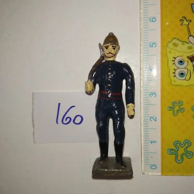 ancienne figurine  plomb - LR  CBG ?  pompier sapeur [160] peinture retouchée ? - Photo 1/2