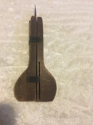 Vintage Antique Sewing Wood Handheld Rug Hook Tool - Embroider - Photo 1/3