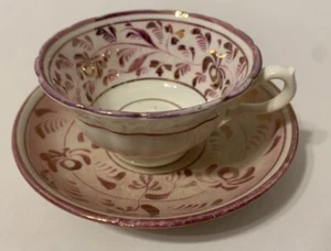 Tazza da tè e piattino Sunderland rosa lustro inizio XIX secolo #1136 - Foto 1 di 5