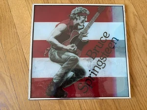 "Guitarra roja Bruce Springsteen con marco de vidrio rara de los 80 Fair Prize 13x13""" - Imagen 1 de 2