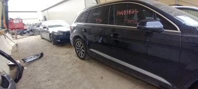 2018 AUDI Q7 Passenger side Front Door 133K - Image 1 of 4