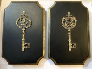 Pair Of Fancy Gold Skeleton Key Wall Plaques By Clifford Art Studios - Picture 1 of 12