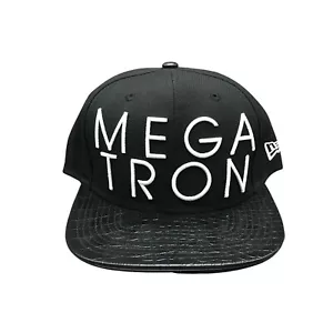 Cappello New Era Megatron Regolabile Strapback Nero Bianco Berretto Unisex GV-RN11493 - Foto 1 di 7