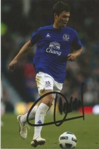 EVERTON & RUSSLAND: DINIYAR BILLYALETDINOV SIGNED 6x4 ACTION PHOTO + COA - Bild 1 von 1