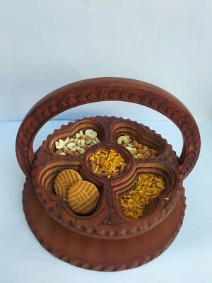 Bandeja de madera para servir con tazón de aperitivo hecho a mano, remache pl... - Imagen 1 de 4