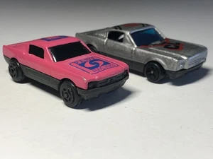 LOTTO 2x esotici 3 pollici Ford Mustang Mach 1968 Hong Kong 1/64 pressofusi come nuovi sfusi - Foto 1 di 8