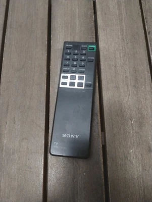 Telecomando TV vintage Sony RM-744 Trinitron  - Immagine 1 di 4