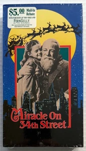 Miracle on 34th Street 1947 VHS Natalie Wood Maureen O'Hara Christmas Classic - Picture 1 of 3