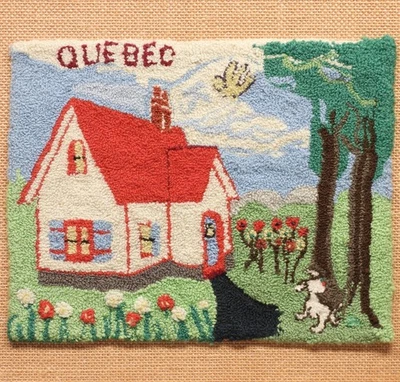 Antigua alfombra enganchada miniatura estilo Grenfell Quebec casa y perro - ¡Enmarcada! Foto 1 de 4