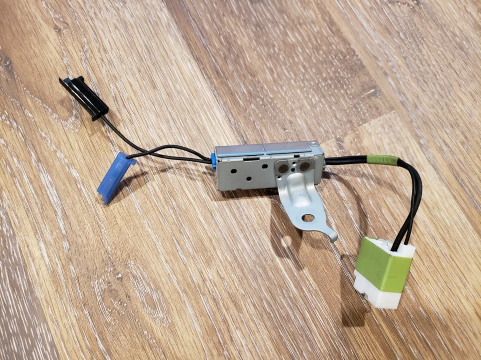 Conjunto de antena amplificador OEM TOYOTA YARIS 2006-2012 1,5 L 86300-52340 Foto 1 de 4