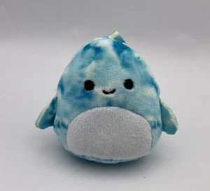 Squishmallow Squishville süß bunt 2 Zoll Plüsch Mini DANIKA blau Batik Delfin - Bild 1 von 2