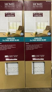 (Paquete de 2) Persianas blancas inalámbricas imitación madera 2” listones 23” W X 64” L decoradores del hogar - Imagen 1 de 10