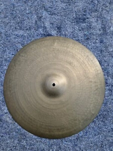 Zildjian piatto vintage 20" - fine anni 50 - piccolo francobollo - RARO - Foto 1 di 4