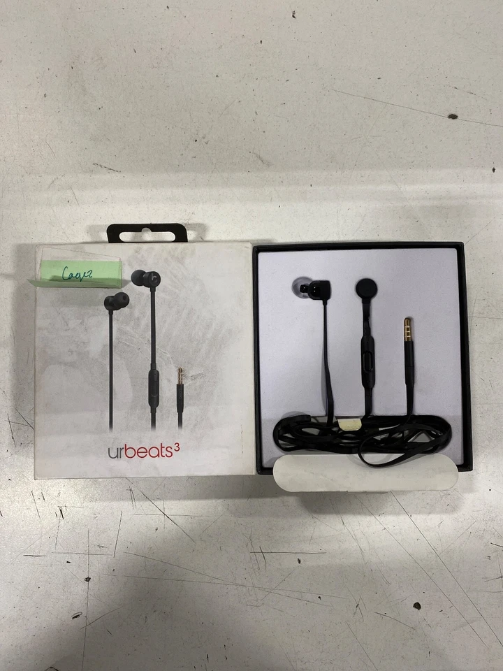 Подлинные проводные внутриканальные наушники Beats by Dr. Dre Urbeats3 для iPhone — черные - Изображение 1 из 1