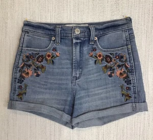PANTALONES CORTOS DE ALTA ALTURA ABERCROMBIE & FITCH TALLA 00 (W 24) JEAN BORDADOS Lavado Ligero - Imagen 1 de 12