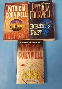 PATRICIA CORNWELL - Lot of 3 Paperback Books - See photos for titles - Picture 1 of 2