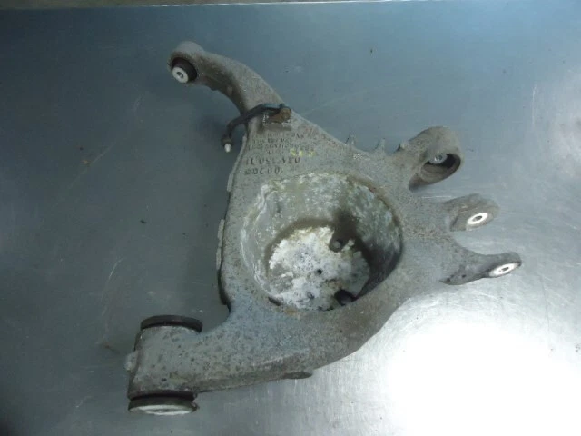 BRAS DE SUSPENSION ARRIÈRE GAUCHE Audi A6 Avant Quattro (C6) 2006 4F0505311L - Photo 1/1