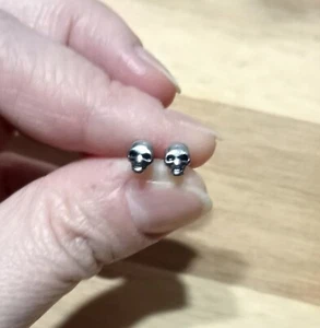 Piercing A Teschio - Foto 1 di 2