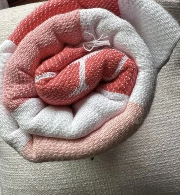 Manta de playa Victoria's Secret blanca coral rayas tiro 60X50 flecos nueva Foto 1 de 3