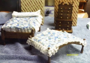 Miniatur Puppenhaus Bett und Kommode evtl. Concord - Bild 1 von 7